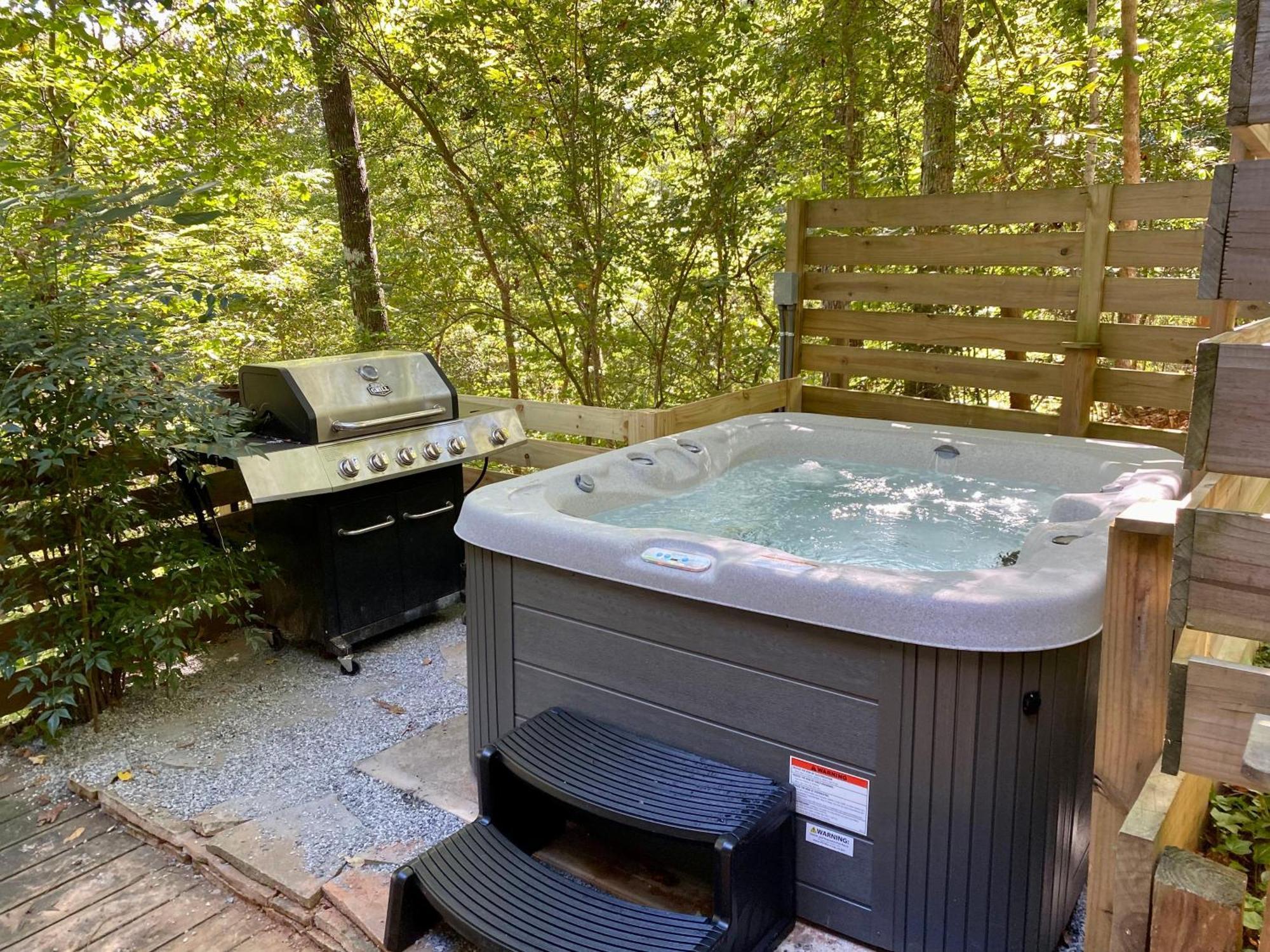 Convenient Cottage-Hot Tub, 4 Minutes To Dahlonega Eksteriør bilde
