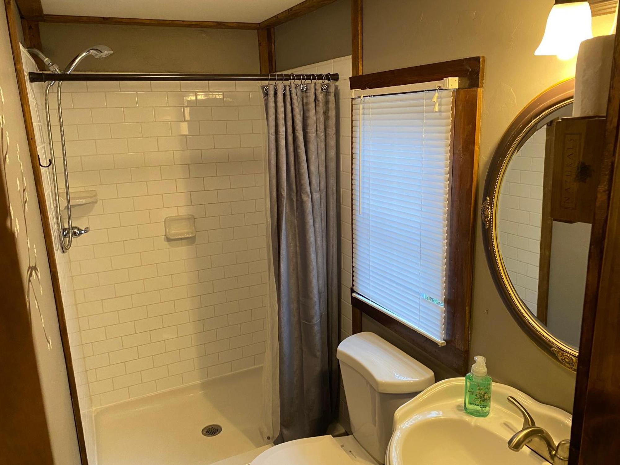 Convenient Cottage-Hot Tub, 4 Minutes To Dahlonega Eksteriør bilde