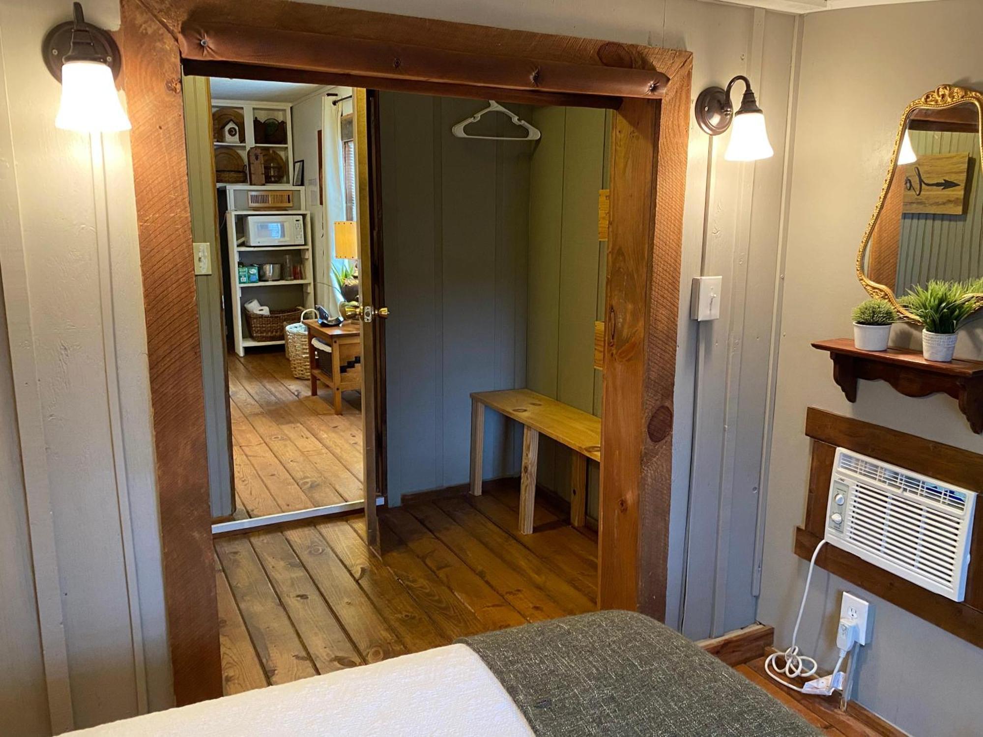Convenient Cottage-Hot Tub, 4 Minutes To Dahlonega Eksteriør bilde